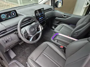 Hyundai Staria Premium 1.6 GDi HEV Vertex