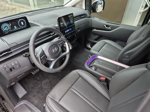 Hyundai Staria Premium 1.6 GDi HEV Vertex