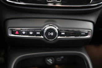 https://vehicle.imgix.net/4275968/caaae5ef-cd70-41c5-878d-b95e7a9617e4.jpg