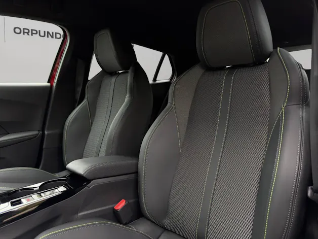 Peugeot 2008 1.2 Hybrid 145 GT