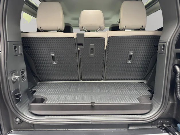 Land Rover Defender 90 3.0 D I6 250 X-Dynamic SE