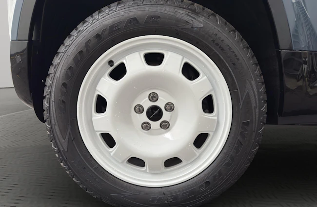 Vehicle image 17 Vehicle image 17