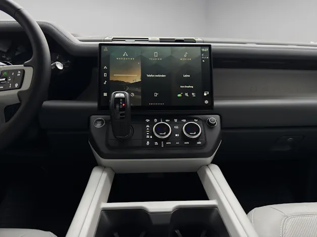 Land Rover Defender 90 3.0 D I6 250 X-Dynamic SE