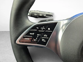 https://vehicle.imgix.net/4276024/dd8932a9-b4be-482f-aca4-f7396f4119b5.jpg