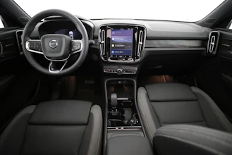 https://vehicle.imgix.net/4276045/37e341e4-6490-464d-80e5-51cbd49247d0.jpg