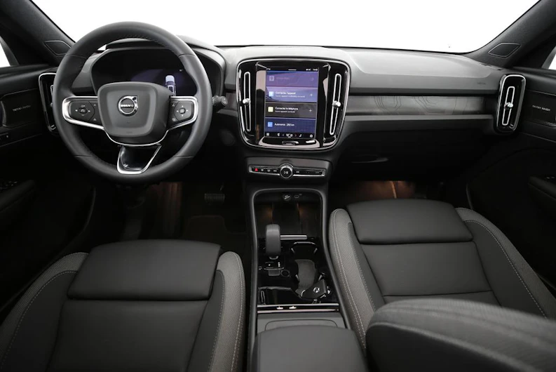 immagine del veicolo VOLVO XC40