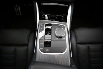 https://vehicle.imgix.net/4276053/cd46b3e2-dd3b-4df5-a65e-7972bf8fcf6b.jpg