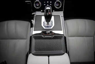 https://vehicle.imgix.net/4276059/b1171c01-6efa-4a14-8754-04ab8d1a727a.jpg