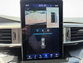 https://vehicle.imgix.net/4276152/39ca5a85-89bf-415e-a630-0ab468d7d96f.jpg