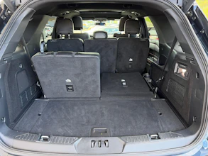 https://vehicle.imgix.net/4276152/a1d2dd97-5daf-4504-a267-765b824807a8.jpg