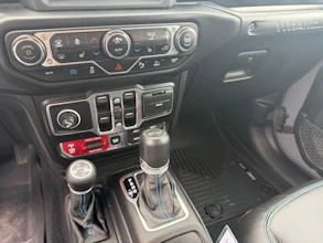 https://vehicle.imgix.net/4276160/0ee73ff1-5fef-4e5b-a706-c50db3932bf6.jpg