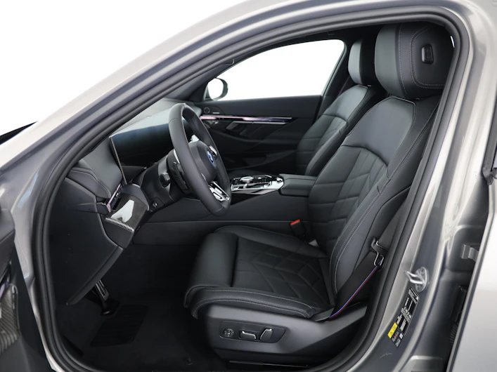 image du véhicule BMW i5