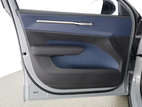 https://vehicle.imgix.net/4276203/9a8f0172-c0df-4a7c-ab76-b7ba6e5e5e5a.jpg