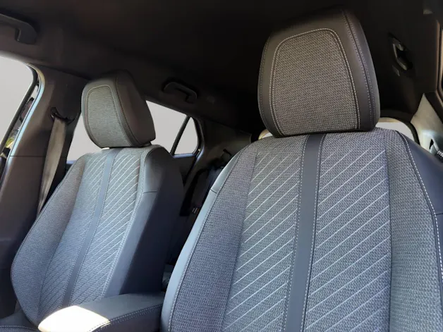Peugeot 2008 1.2 Hybrid 145 Allure