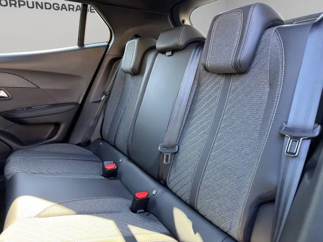 Peugeot 2008 1.2 Hybrid 145 Allure