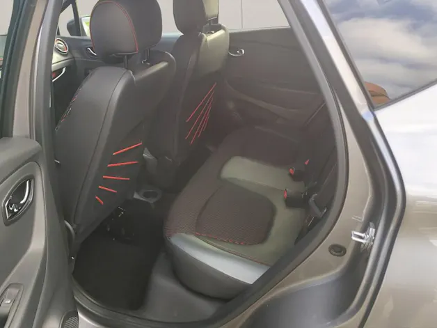 Renault Captur 1.2 TCe Helly Hansen EDC