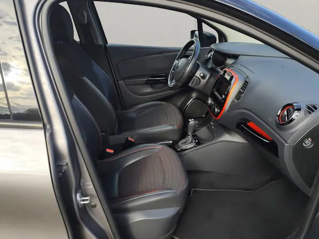 Renault Captur 1.2 TCe Helly Hansen EDC