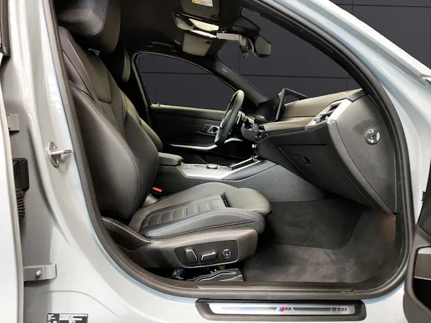 BMW 320d xDrive SAG Attraktiven Leasingzinssatz ab 1,9 % bei Abschluss einer BMW Fahrzeugversicherung.