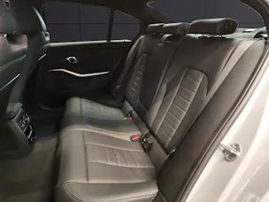 BMW 320d xDrive SAG Attraktiven Leasingzinssatz ab 1,9 % bei Abschluss einer BMW Fahrzeugversicherung.
