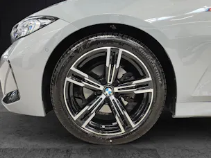 BMW 320d xDrive SAG Attraktiven Leasingzinssatz ab 1,9 % bei Abschluss einer BMW Fahrzeugversicherung.