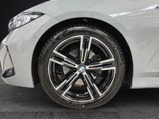 BMW 320d xDrive SAG Attraktiven Leasingzinssatz ab 1,9 % bei Abschluss einer BMW Fahrzeugversicherung.