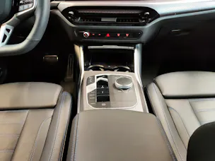BMW 320d xDrive SAG Attraktiven Leasingzinssatz ab 1,9 % bei Abschluss einer BMW Fahrzeugversicherung.