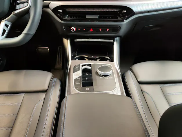 BMW 320d xDrive SAG Attraktiven Leasingzinssatz ab 1,9 % bei Abschluss einer BMW Fahrzeugversicherung.