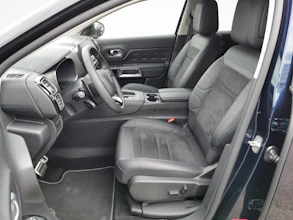 https://vehicle.imgix.net/4276247/f517c223-0e82-4265-8a91-eea45a8aaf4e.jpg