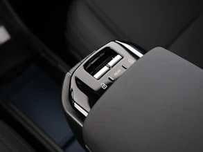 https://vehicle.imgix.net/4276279/373a148c-cea1-4310-addd-39acc5079a5a.jpg