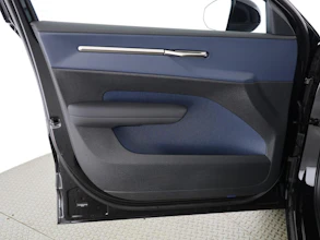 https://vehicle.imgix.net/4276279/ab6a0e21-894b-4169-8e7c-073749e87a6b.jpg