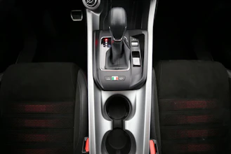 https://vehicle.imgix.net/4276289/962b87b8-ae28-4e70-816c-ee5944b802d2.jpg