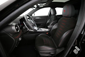 https://vehicle.imgix.net/4276289/fbed9602-46f8-430a-b5f5-fb7cedc5421c.jpg