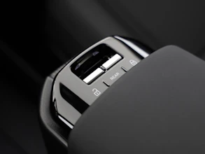 https://vehicle.imgix.net/4276396/0a1a0352-4e0c-4930-96af-f39c539038c4.jpg