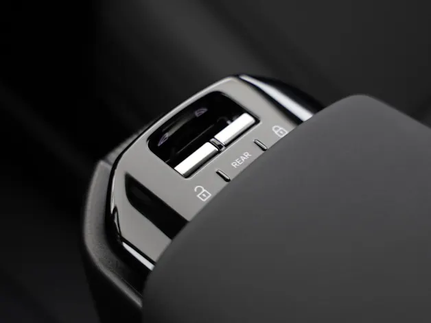 Volvo EX30 E60 Plus Swiss Black Edition