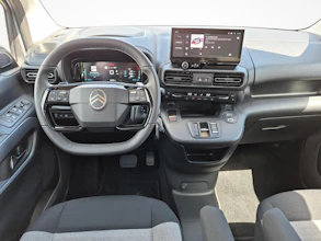 https://vehicle.imgix.net/4276403/a47068eb-e122-46bf-b9ab-b164f7e4b338.jpg
