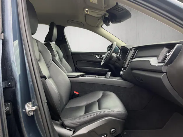 Volvo XC60 2.0 B4 MH Momentum AWD