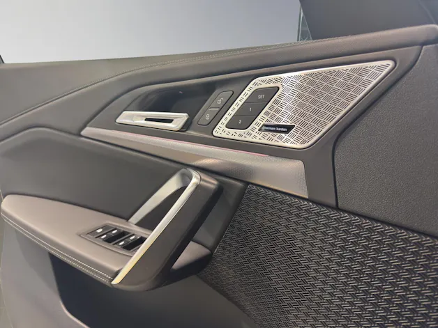 BMW X1 20d xDrive paddles