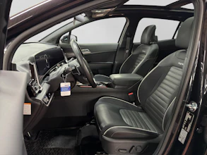https://vehicle.imgix.net/4276508/7a853661-dea4-4287-b6da-ad2892381dee.jpg