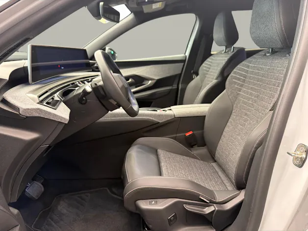 PEUGEOT 5008 1.6 PHEV Allure