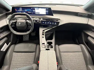 PEUGEOT 5008 1.6 PHEV Allure