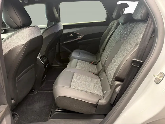 PEUGEOT 5008 1.6 PHEV Allure