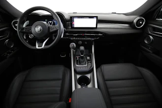 https://vehicle.imgix.net/4276615/e556f41f-b61e-44be-9d7b-df49117050eb.jpg