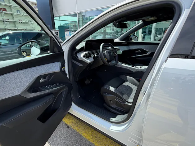Peugeot 3008 e-Allure AWD