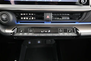 Fahrzeugbild TOYOTA Prius 2.0 Plug-In-Hybrid Style