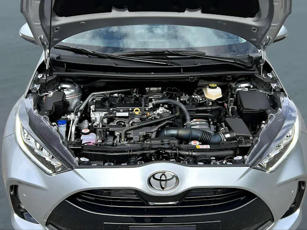 Toyota Yaris 1.5 VVT-i HSD Trend