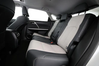 https://vehicle.imgix.net/4276722/34bcdb62-8ff3-49eb-9e0e-fc478cf1571a.jpg