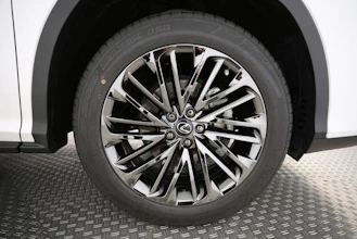 https://vehicle.imgix.net/4276722/5f752e38-b258-49b8-8f5e-c7c14ae0b0b6.jpg