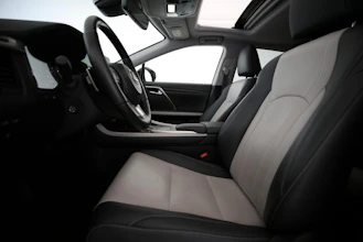 https://vehicle.imgix.net/4276722/82d3d30c-0082-4724-9678-19e71b57a531.jpg