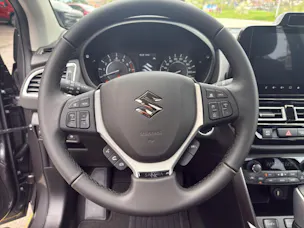Suzuki S-Cross 1.4 T Sakura Top Hybrid 4x4