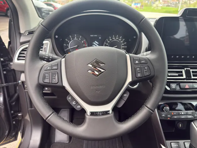 Suzuki S-Cross 1.4 T Sakura Top Hybrid 4x4